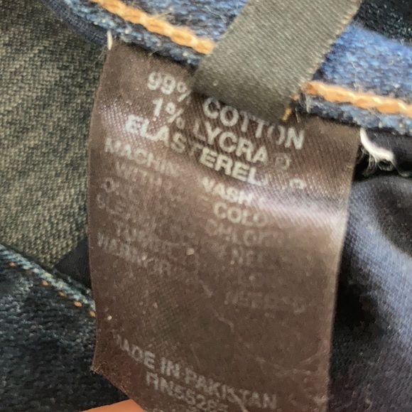 Quality denim X2 “ fit and flare” dark wash flare leg wide leg boot cut sz 2 L - Picture 12 of 17